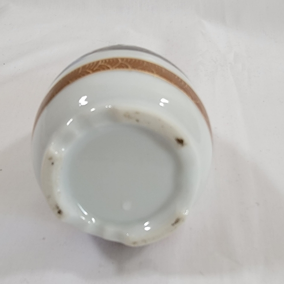 Vintage Japanese Kutani  River & House, Tokkuri or Sake Bottle, 5 3/4" - Picture 6 of 7